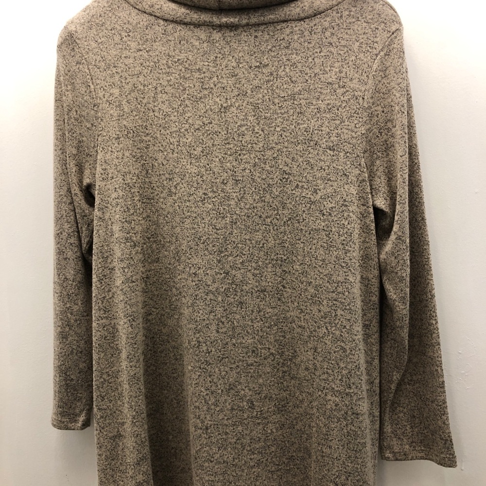 New top - Picture 3 of 5